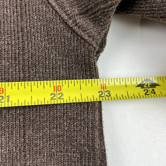 Columbia Sportswear Men's brown long sleeve v-neck sweater - Picture 3 of 6